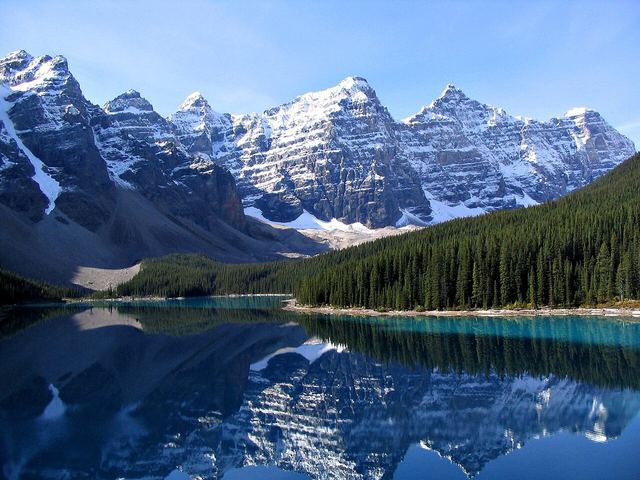 Valley of the Ten Peaks and Moraine Lake, Banff National Park, Canada. Mountains from left to right: Tonsa (3057 m), Mount Perren (3051 m), Mount Allen (3310 m), Mount Tuzo (3246 m), Deltaform Mountai
