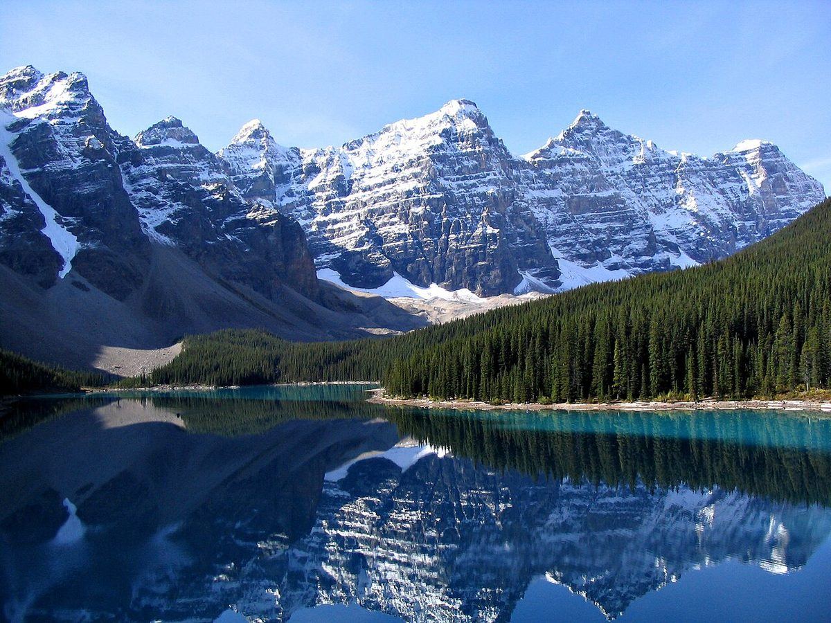 Valley of the Ten Peaks and Moraine Lake, Banff National Park, Canada. Mountains from left to right: Tonsa (3057 m), Mount Perren (3051 m), Mount Allen (3310 m), Mount Tuzo (3246 m), Deltaform Mountai