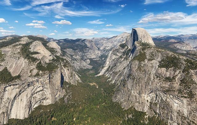 View from Glacier Point on Half Dome and Eastern Yosemite Valley in Yosemite National Park, California, USA.