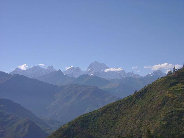Cordillera Huayhuash bluish hue.