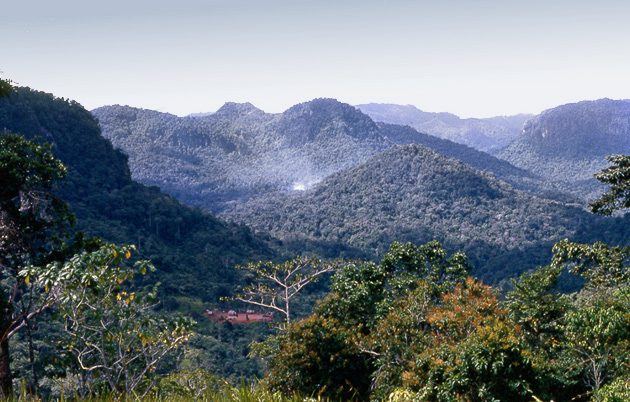 Owen Stanley range PNG, View of the Owen Stanley Ranges from Ower's Corner, 50 km (31 mi) east of Port Moresby