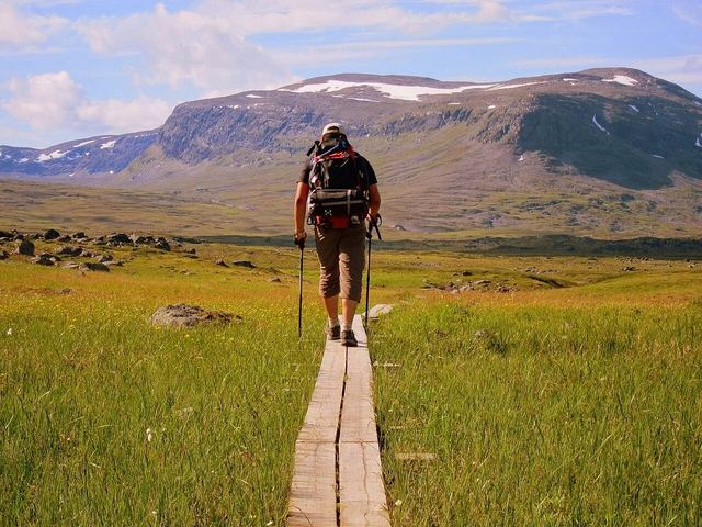The kungsleden trail between alesjaure and tjäktja huts.