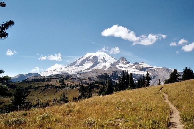 Mount Rainier from the Cowlitz Divide along the Wonderland Trail.